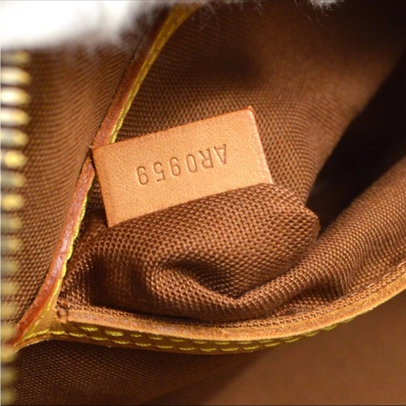 Louis Vuitton Alma PM - Picture 9 of 9